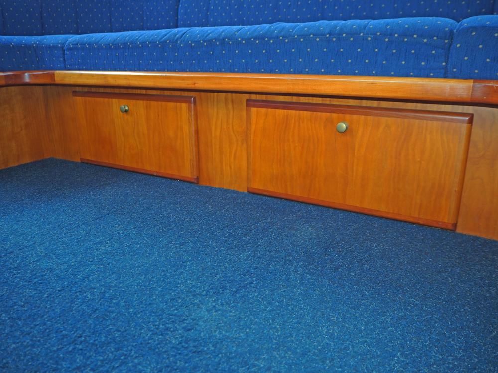 Saloon, Accommodation